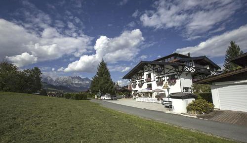 Chalet with 11 Bedrooms