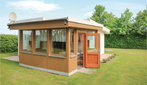 One-Bedroom Holiday Home