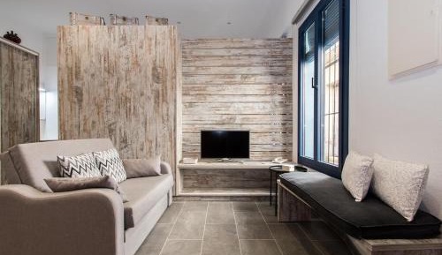 Superior One-Bedroom Apartment