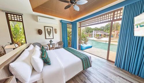 Casita Room - King with Direct Lagoon Pool Access
