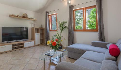 One-Bedroom Holiday Home