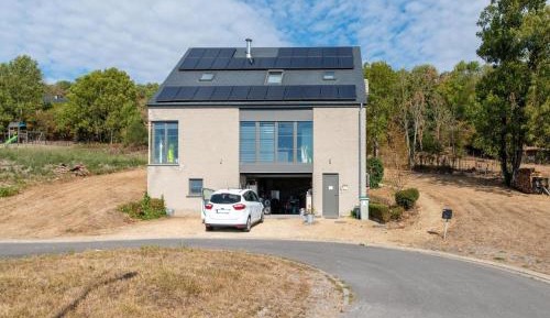 Three-Bedroom Vacation Home 