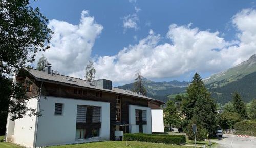 Queen Studio