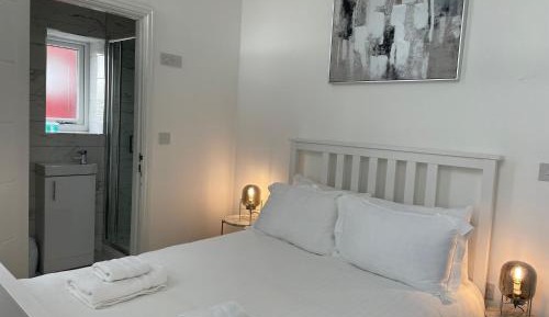 Deluxe Double Room with Extra Bed