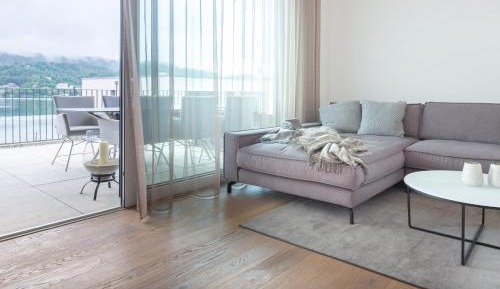 Apartment with Lake View - A01