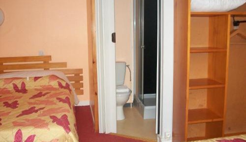 Family Room (2 Adults + 2 Children)