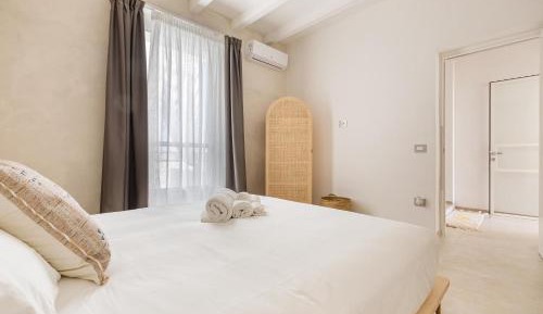 Two-Bedroom Apartment with Balcony and Sea View