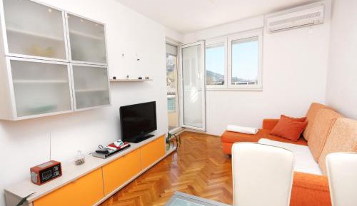 One-Bedroom Apartment with Balcony and Sea View