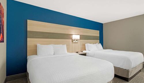 Queen Suite with Two Queen Beds