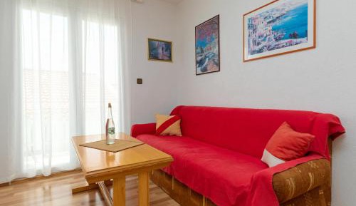 Two-Bedroom Apartment with Balcony and Sea View