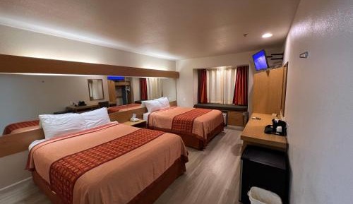 Queen Room with Two Queen Beds - Non-Smoking