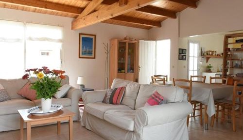 Holiday Home (6 Adults)