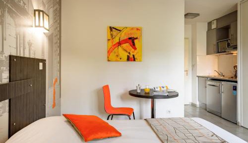 Studio (2 Adults)