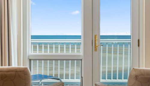 Oceanfront 1st Floor 2 Queens