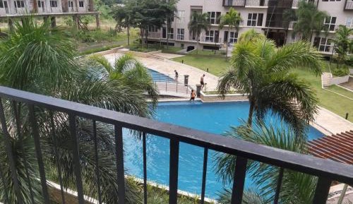 Apartment with Pool View 