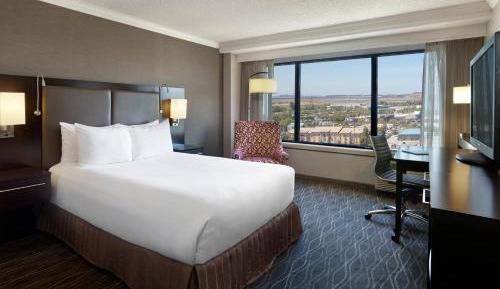 Deluxe Queen Room with Accessible Tub - Mobility/Hearing Accessible