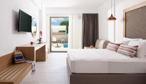 Suite with Pool View