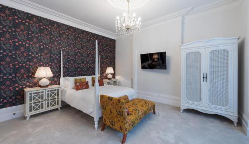King Room with Spa Bath