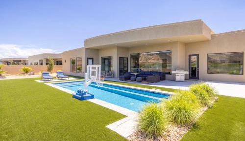 Four-Bedroom Holiday Home