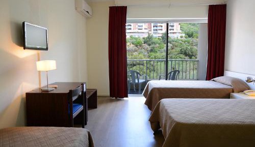 Triple Room - Scrubland View