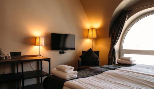 Standard Double Room with Spa Access 