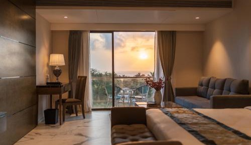 Junior Suite with Balcony