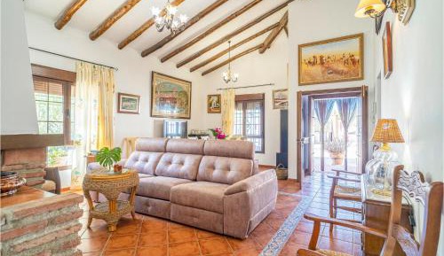 Three-Bedroom Holiday Home 