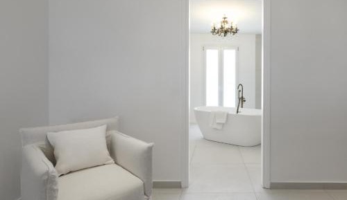 Superior Suite with Bathtub