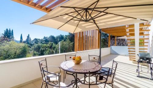 Superior Two-Bedroom Apartment with Balcony and Sea View