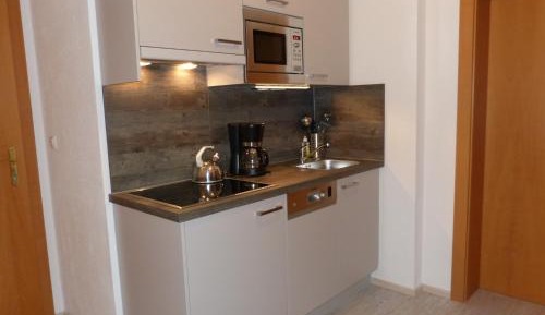 One-Bedroom Apartment with Balcony C