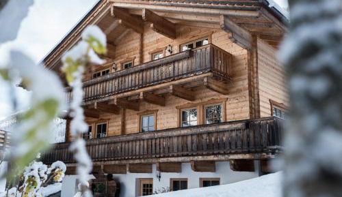 Four-Bedroom House with Balcony and Terrace