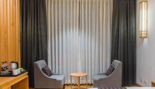 Deluxe Double or Twin Room with Mountain View