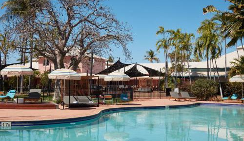 Deluxe Poolside
