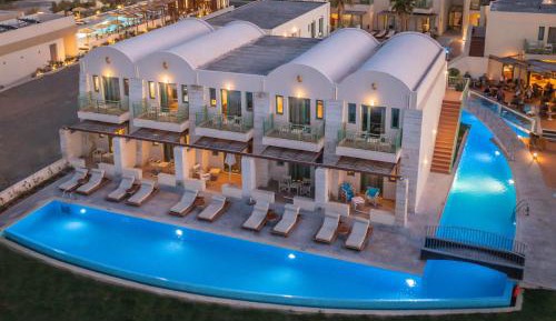 Junior Suite - Sea Front with Sharing Pool 