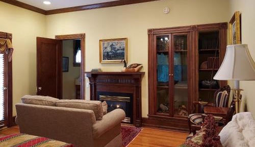 King Suite with Balcony - Thompson House