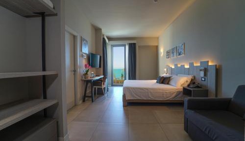 Triple Room with Sea View (3 Adults)
