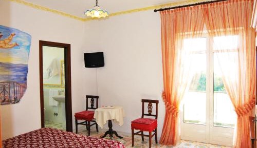 Deluxe Double Room with Balcony and Sea View