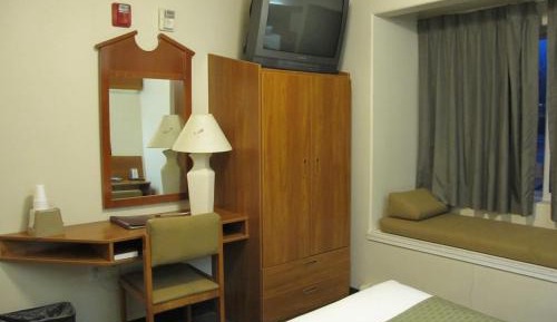 Queen Room - Disability Access - Non-Smoking