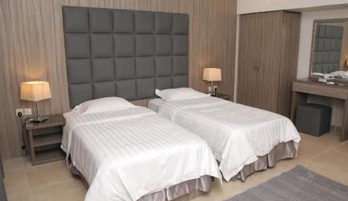 Twin Room with Shared Toilet