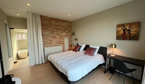 Deluxe Double Room with Bath
