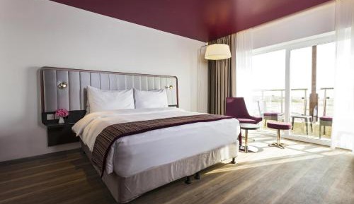 One-Bedroom Apartment with Terrace