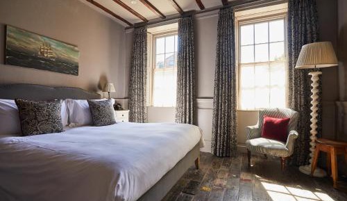 Superior King Room