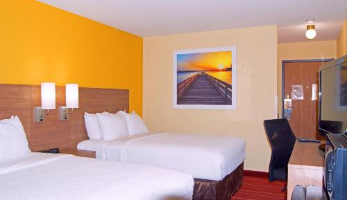 Deluxe Double Room with Two Double Beds - Non-Smoking