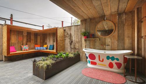 Courtyard Spa With Spa Access