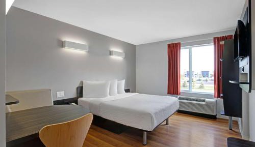 Queen Room - Non-Smoking