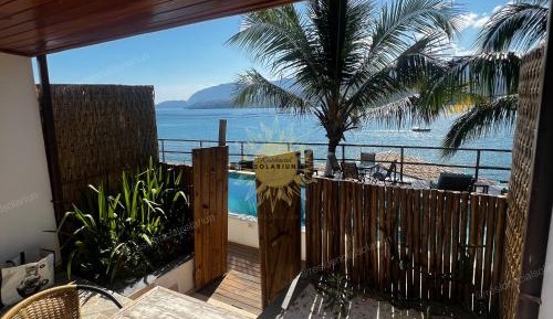 Apartment with Pool View 