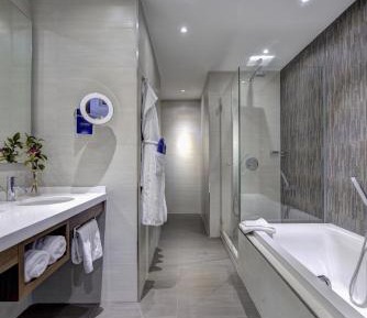 Premium Suite with Outdoor Whirlpool and Sea View