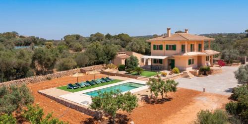 Villa with Garden View