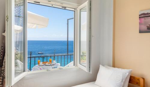 Triple Room with Sea View