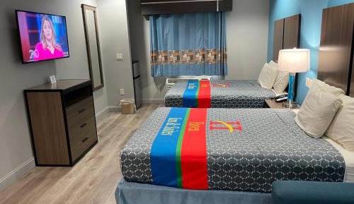 Queen Room with Two Queen Beds - Non-Smoking